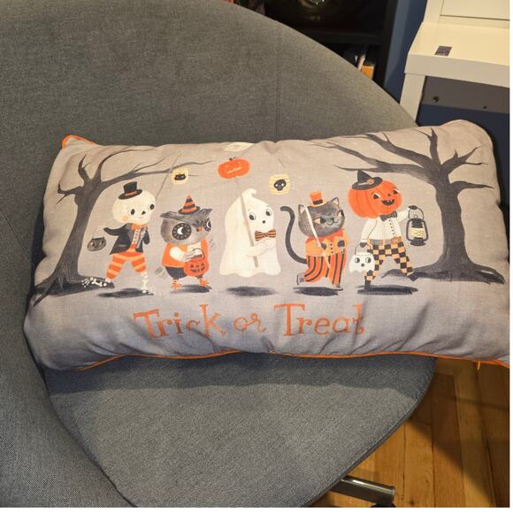 Trick or Treat light up pillow Cynthia Rowley - Picture 1 of 5